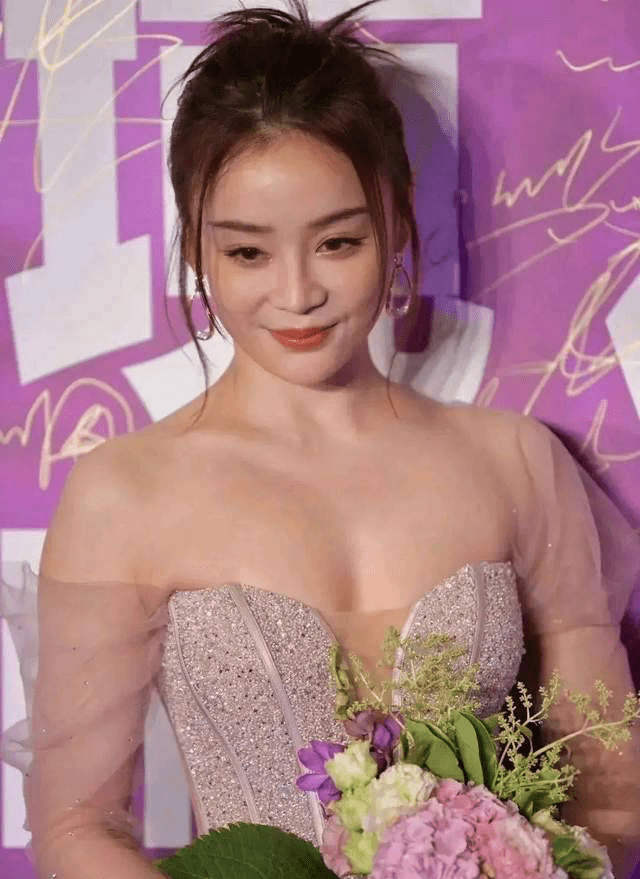 袁姗姗:美丽与才华并存,女神魅力何来?演艺之路揭秘!