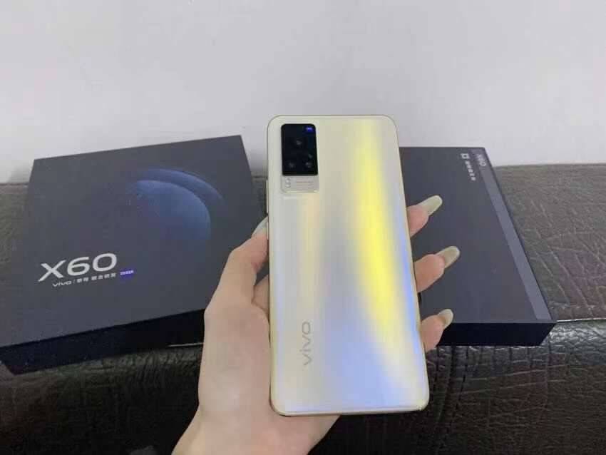 综上所述,vivo x60 pro以其出色的拍照功能,强大的性能,优秀的屏幕