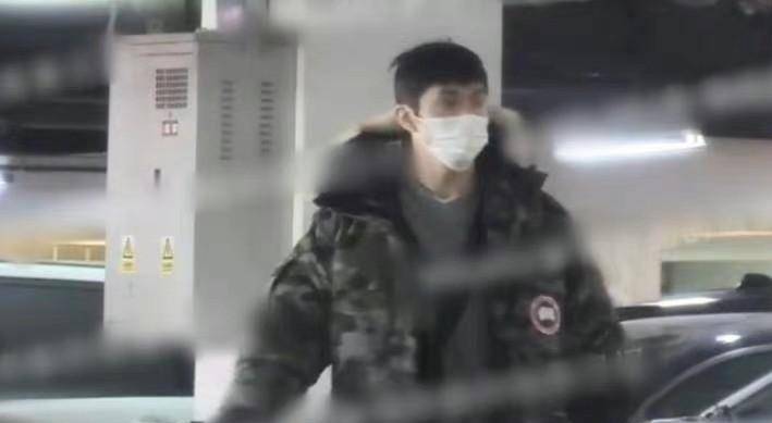 李莉华华是一位艺术品收藏者,并不是娱乐圈圈内人士.