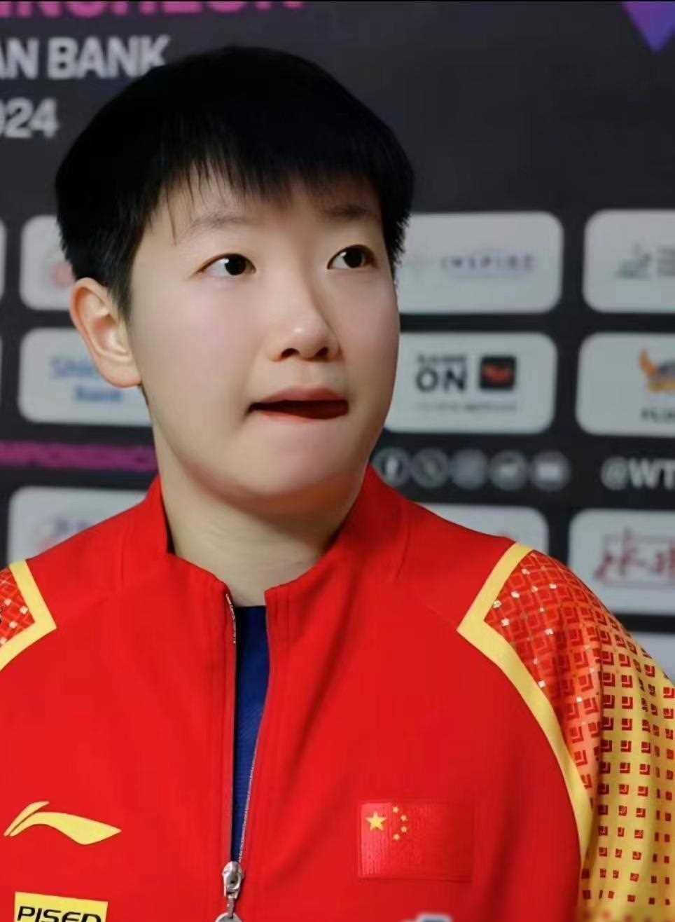 孙颖莎赛后吐舌头很轻松!7年前,莎莎是模拟平野美宇打法的小将
