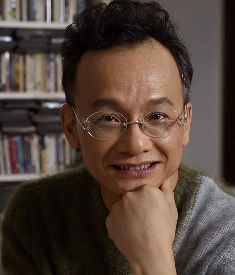 她在比赛中,认识了著名音乐人姚谦.