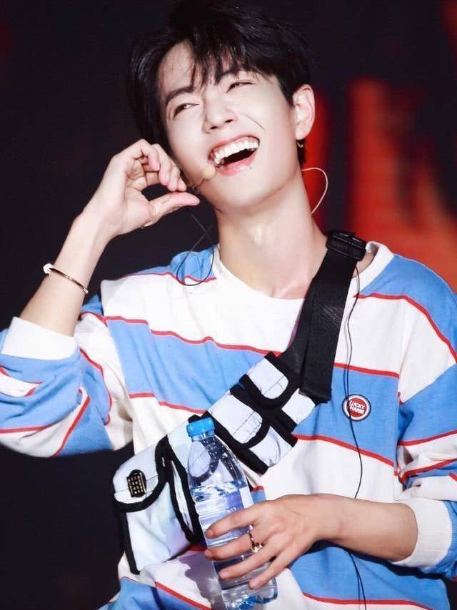 别再因"ao3"骂肖战了,他身上的5个优点,值得我们普通人学习_行为_偶像