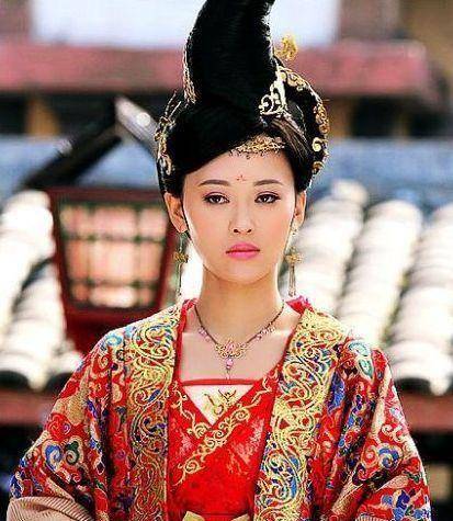 没想到刚升官,他又犯事了,他太贪财,把女儿嫁给少数民族部族之长冯盎