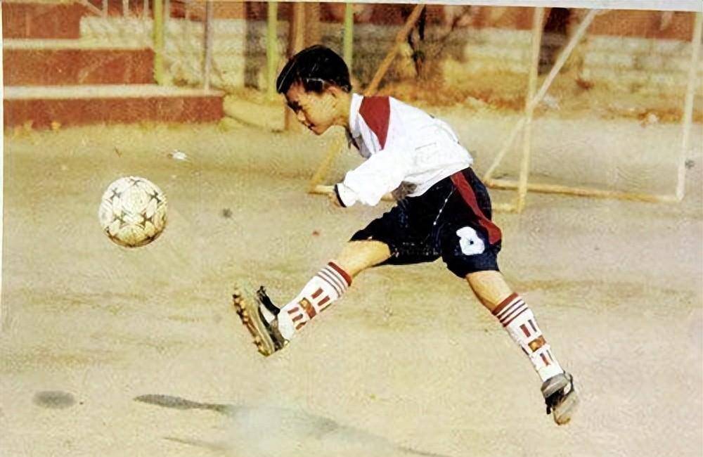 原创15年前他体罚学生致死获刑三年出狱后带队冲甲成功拿了最佳教练