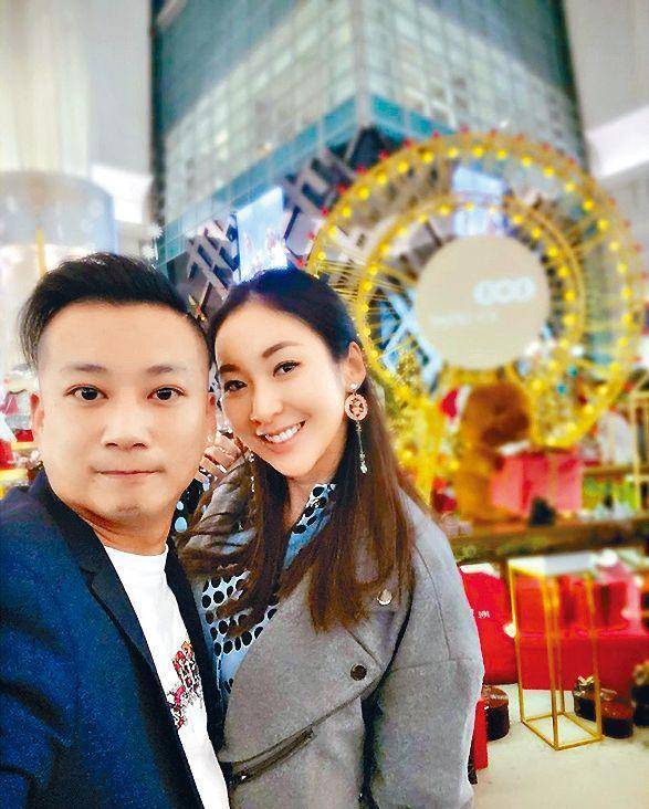 年宣布离婚后就向媒体爆料,称在结婚前,布莱恩已经同意搬到香港或内地