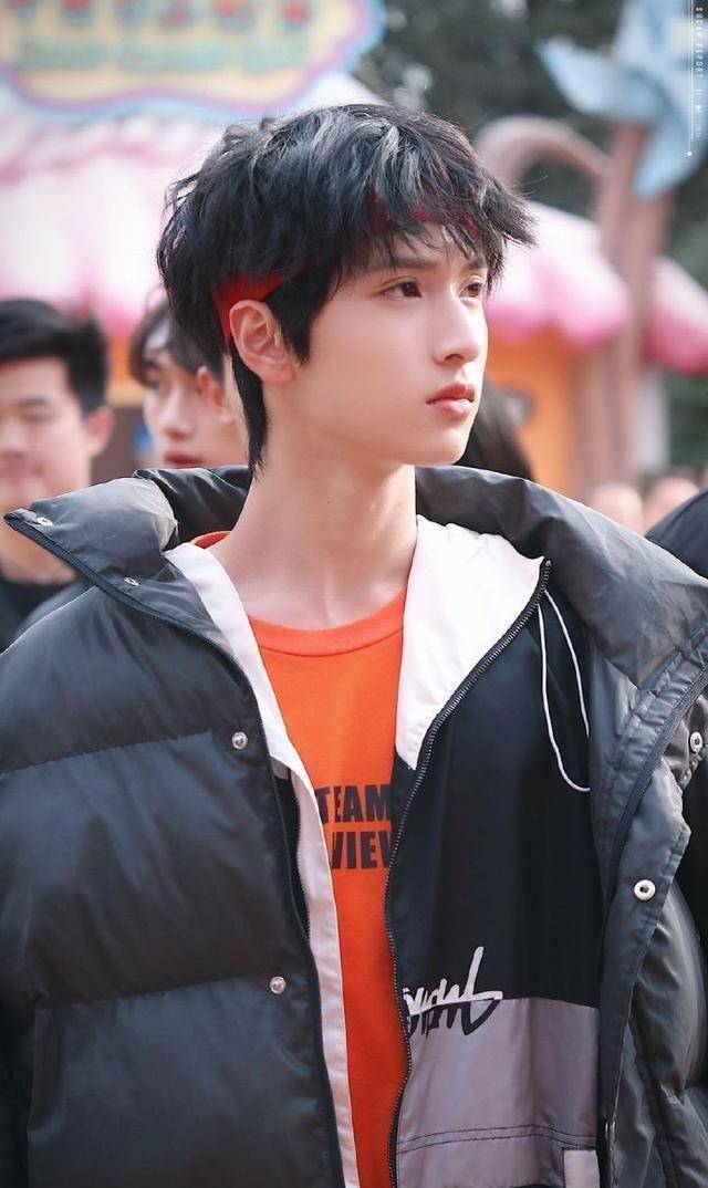 原创被狼崽拉进18楼然后出道战被严浩翔圈死的我真的心甘情愿