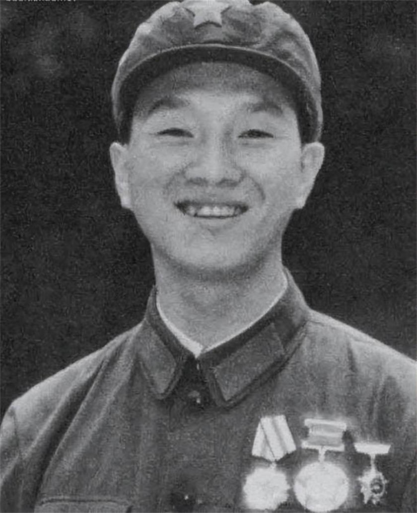 原创1979年对越反击战唐立忠入伍52天便荣获一等功后来成就如何