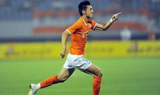 经验与年轻的碰撞郑铮400场遭质疑是否该让位新生代