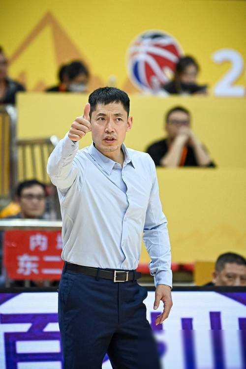 这一夜,张庆鹏的"体面"被cba彻底打破_处罚_裁判_联赛