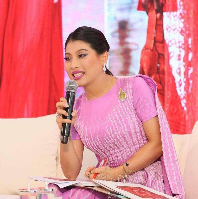 原创泰国小公主身体粗壮脸大嘴大却有诗尼娜贵妃比不了的优势