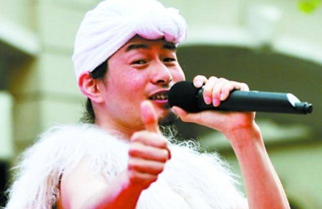 原创回顾事实证明如今装疯卖傻的歌手阿宝已然活成了一个笑话
