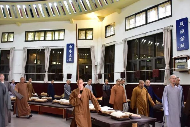"若人静坐一须臾,胜造恒沙七宝塔",在这三天的共修中,全院学僧在师长