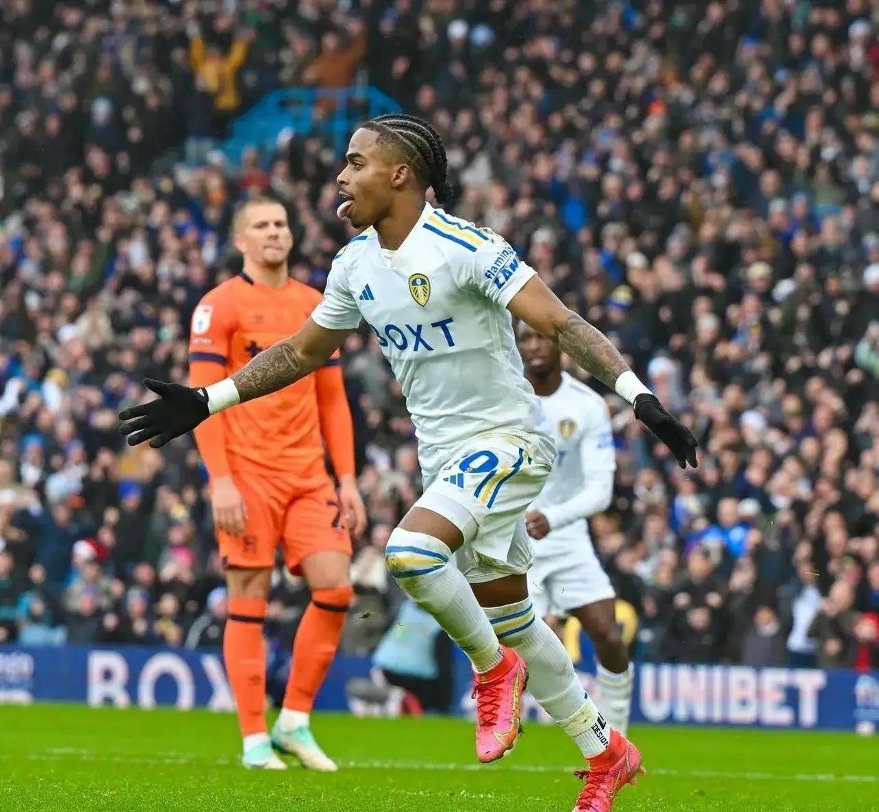 原创英冠积分榜伊镇32绝杀圣徒登顶利兹联31第2莱斯特城31排第3