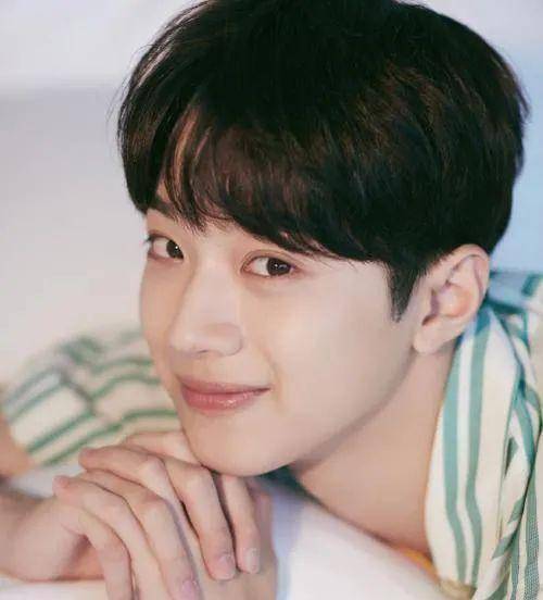 被自己粉丝围怼,赖冠霖上热搜了!