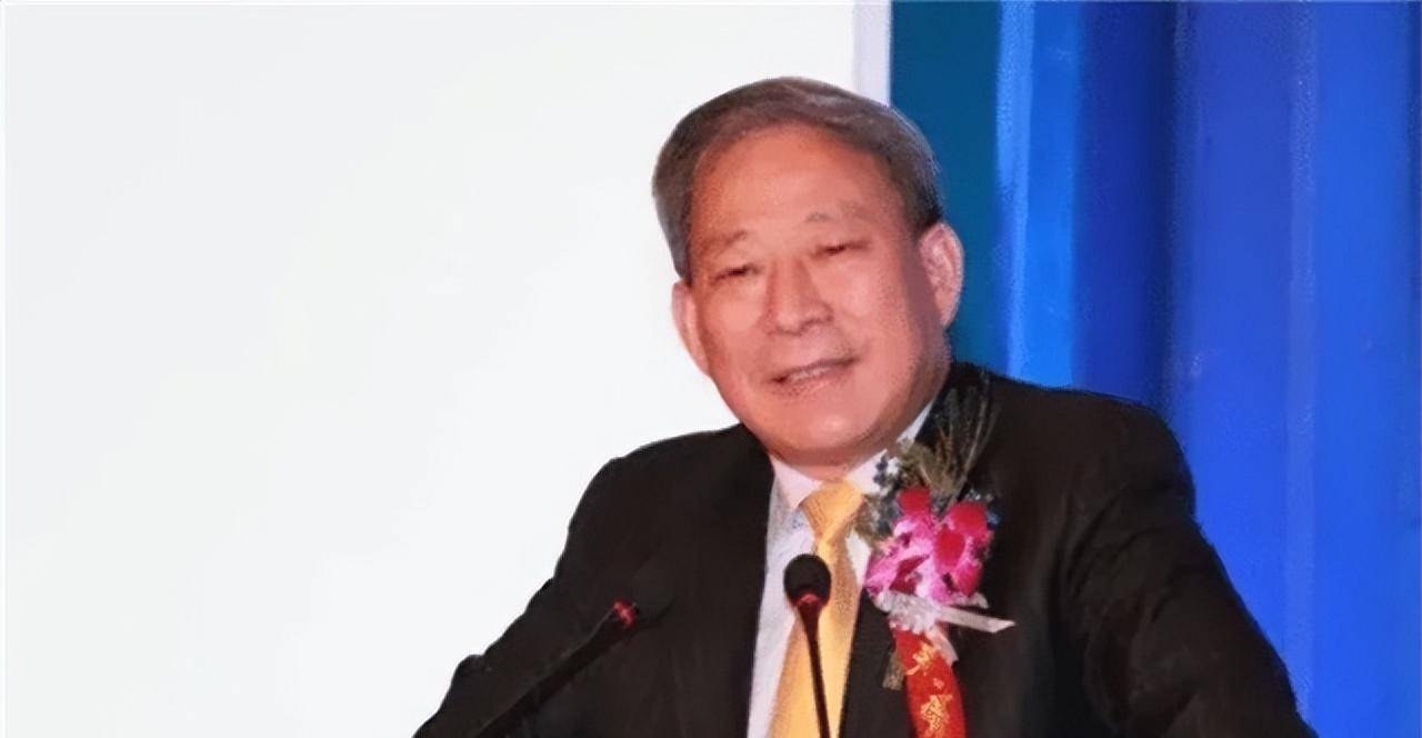 原创中国狂人严介和娶学生180天夷平700座山儿子接下千亿帝国