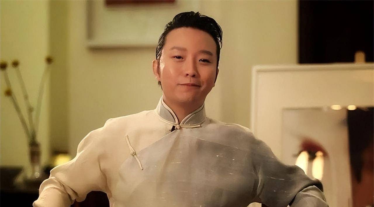 原创京剧大师梅葆玖评价李玉刚打着梅兰芳旗号却是博人一笑的小丑