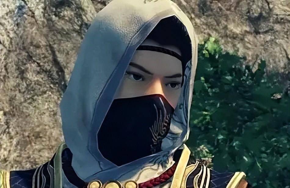 第二个来的是是大名鼎鼎的"盗墓界的鼻祖"温韬,发现附近天气非常奇怪