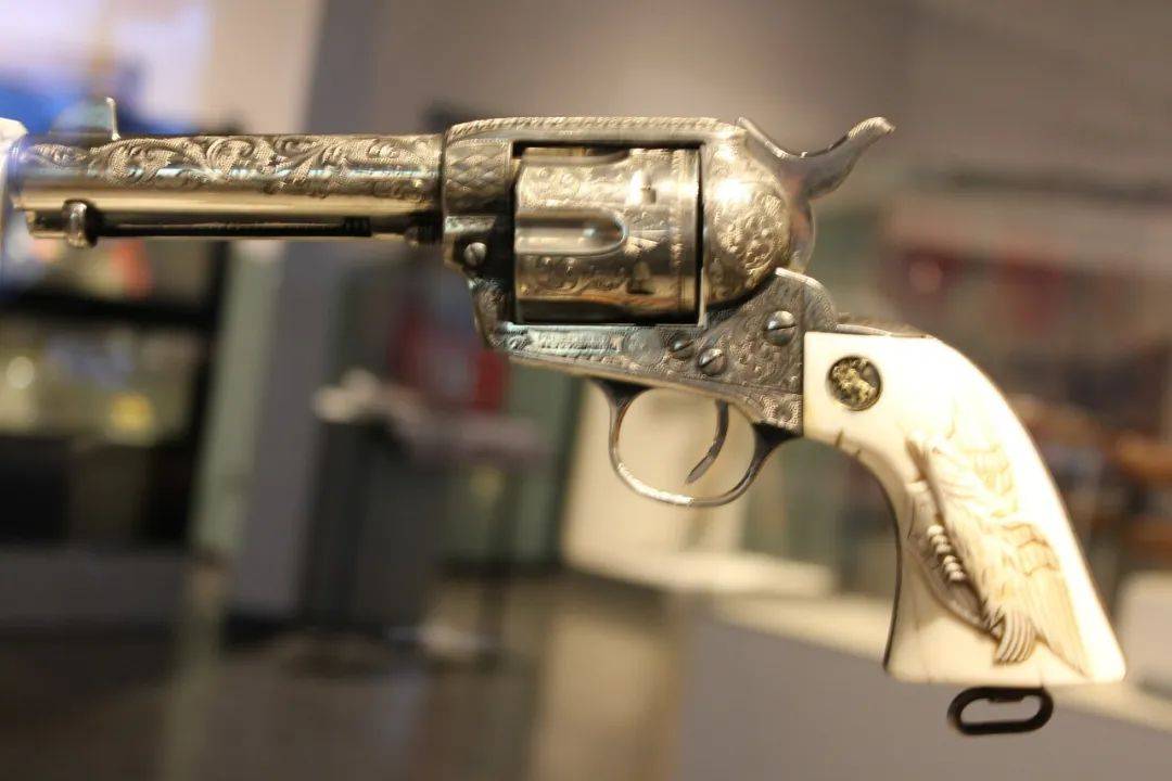 原创特朗普想买自己的纪念版手枪为啥枪店不敢卖轻武专栏