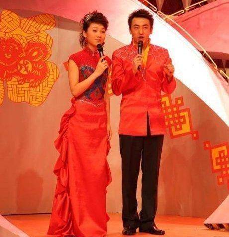 曾是安徽卫视当家一姐,最红时隐退嫁人生娃,儿子像极奥巴马_周群_工作