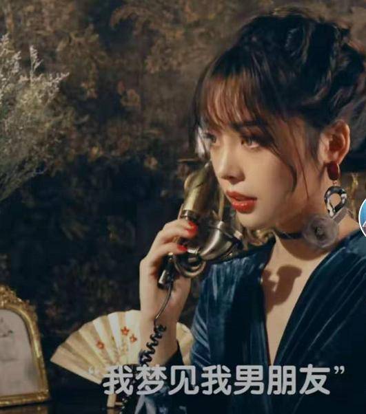 原创仙女酵母为何总是坐着当看到她的全身照后上帝好不公平