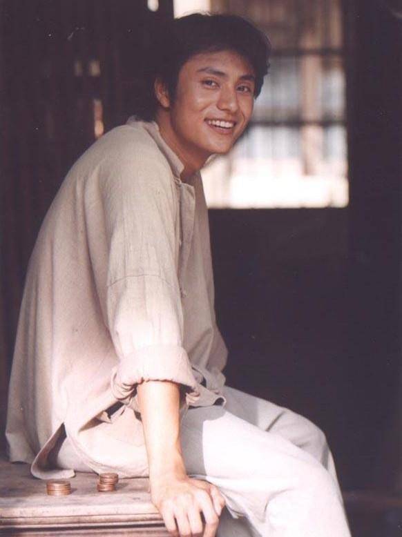 原创演员陈坤亲情让他感动45岁单身育有一子友情比爱情更牢固