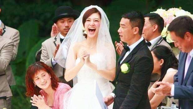 差点成为向佐老婆陈小春为她签卖身契应采儿感情经历太坎坷