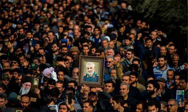 原创苏莱曼尼死后的伊朗人们游行高喊痛哭背后隐藏着什么