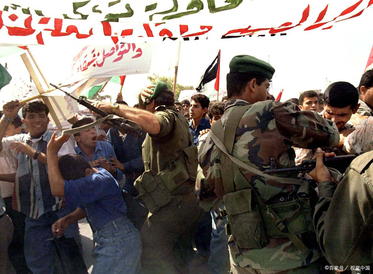 美国和以色列联合反击伊朗伊斯兰革命卫队的报复行动受到国际关注