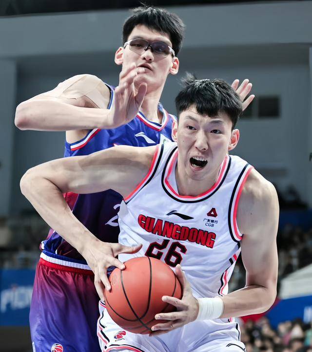 cba焦点战触目广东坚决对阵天津周琦主控詹姆斯广东追求13连胜