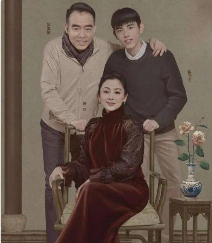 而且在她和陈凯歌的婚礼上,证婚人就是她这个前男友