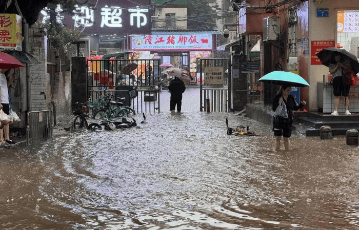 广州城市内涝图片