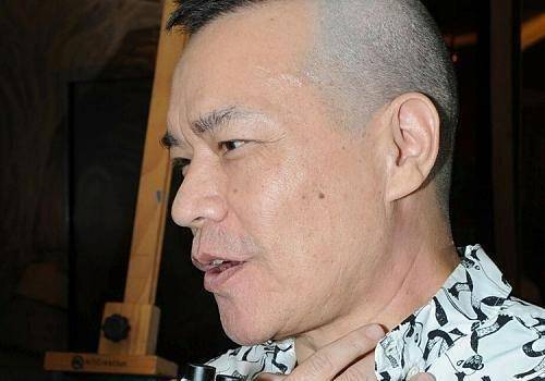 病灾之后的洪朝丰显然找到了生的意义,他说"重获新生,世界于焉澄明".