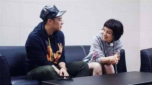 原创出坑吧吴昕和潘玮柏才不可能在一起谁认真谁就输了