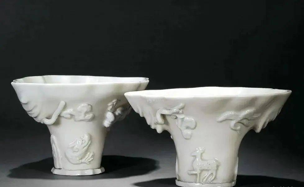 玉骨凝脂中国白：德化窑白釉仿犀角杯_搜狐网