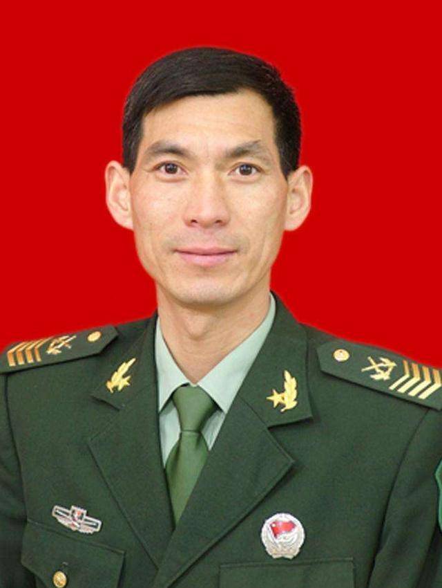 原创他用30年把兵当到极致像大熊猫一样稀缺为了留他部队两改编制