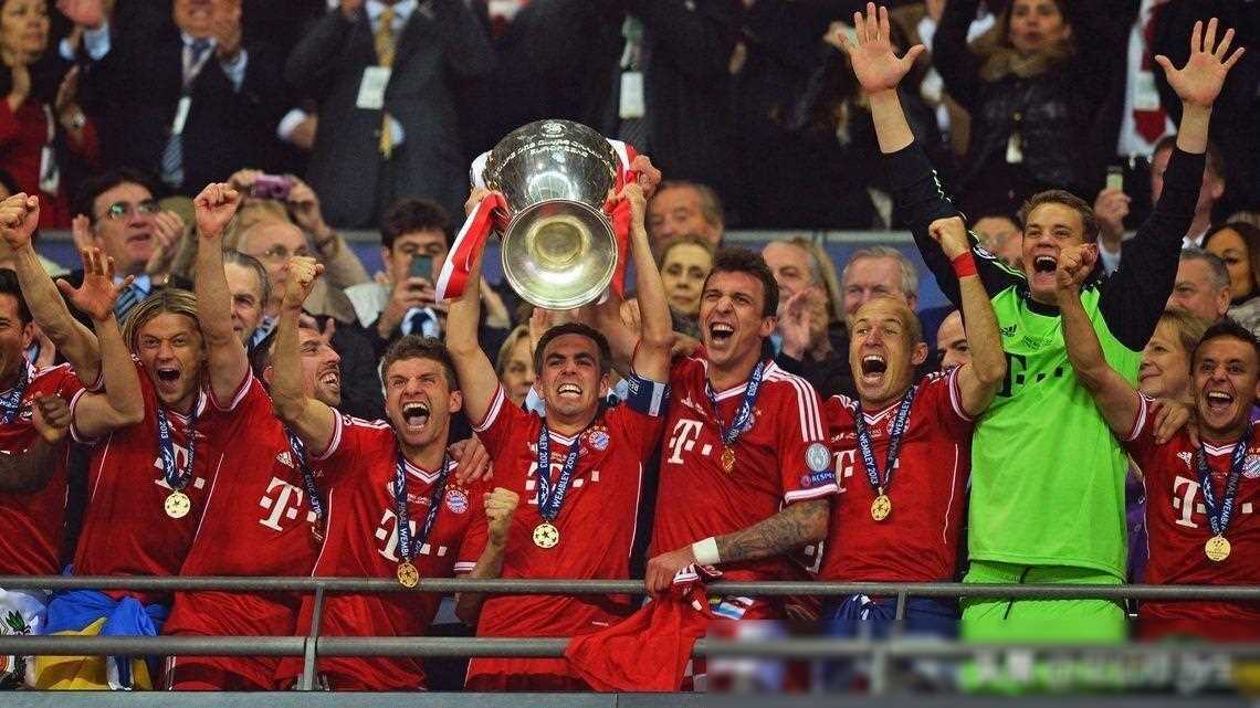 世纪以来,只有波尔图一支球队曾经两次实现了欧洲联盟杯版本的三冠王