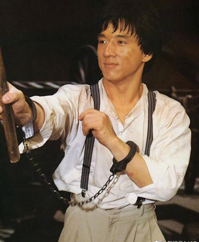 《醉拳》中的黄飞鸿,《a计划》中的马如龙,《警察故事》里的陈家驹