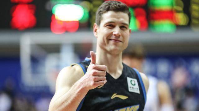 场均合砍68分!cba土豪瞄准两大超级外援,最豪华攻击线浮出水面_上海队