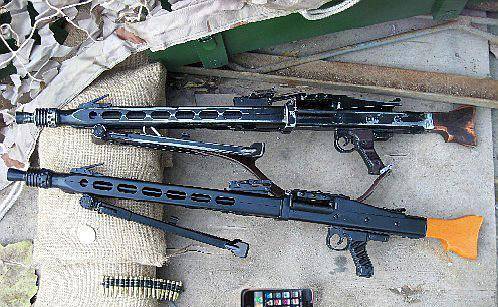 希特勒的电锯mg42号称上世纪最好的机枪射击声就是死神的召唤