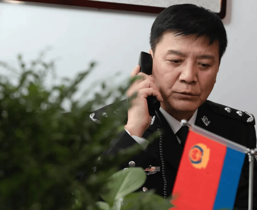 电影春天约定缅怀英雄人物致敬人民警察