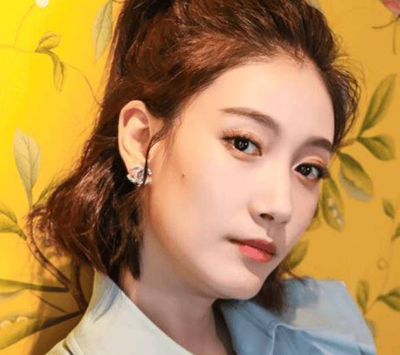 原创隆妮和啜妮是一个人吗?隆妮啜妮资料详细介绍