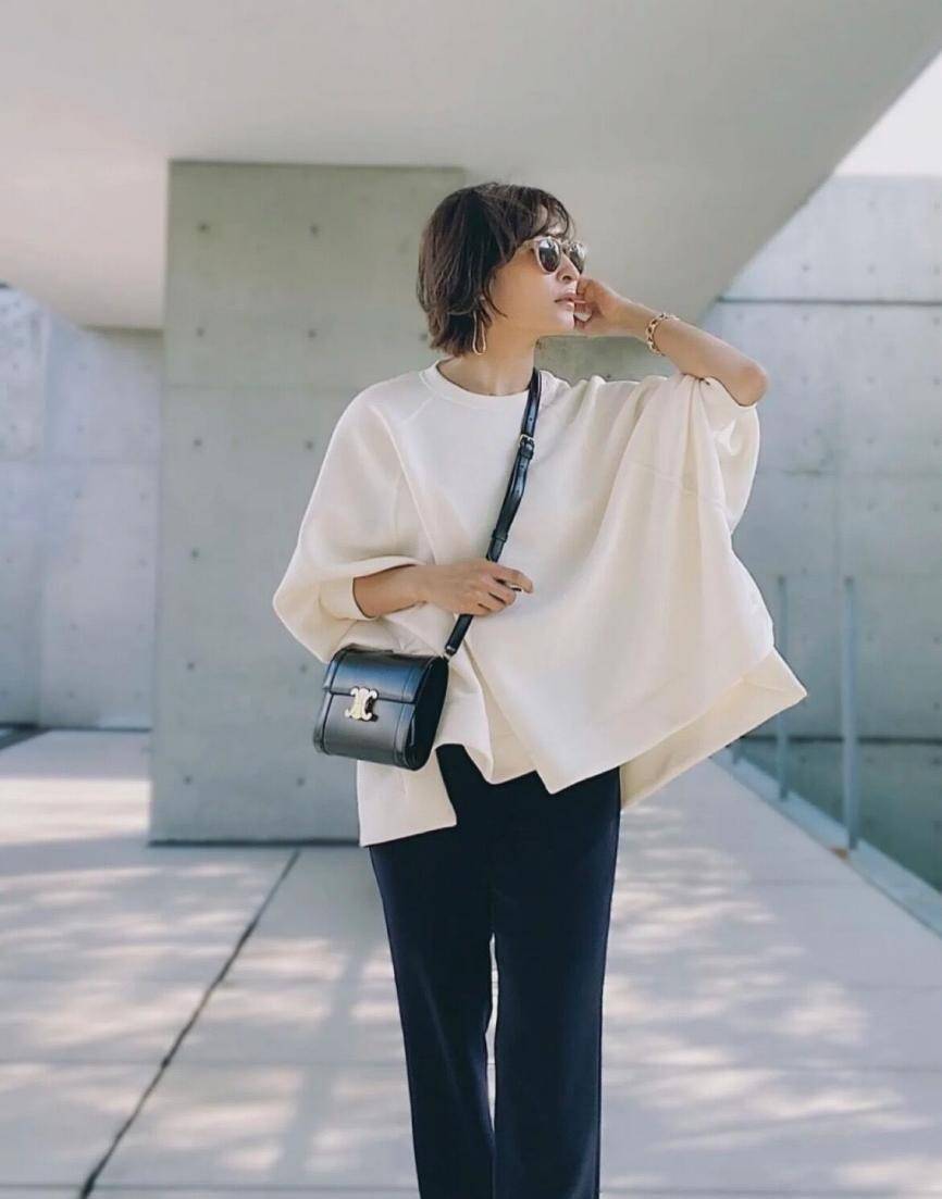 原创40岁以后剪短发没有女人味学这位日系博主这样打扮优雅又知性