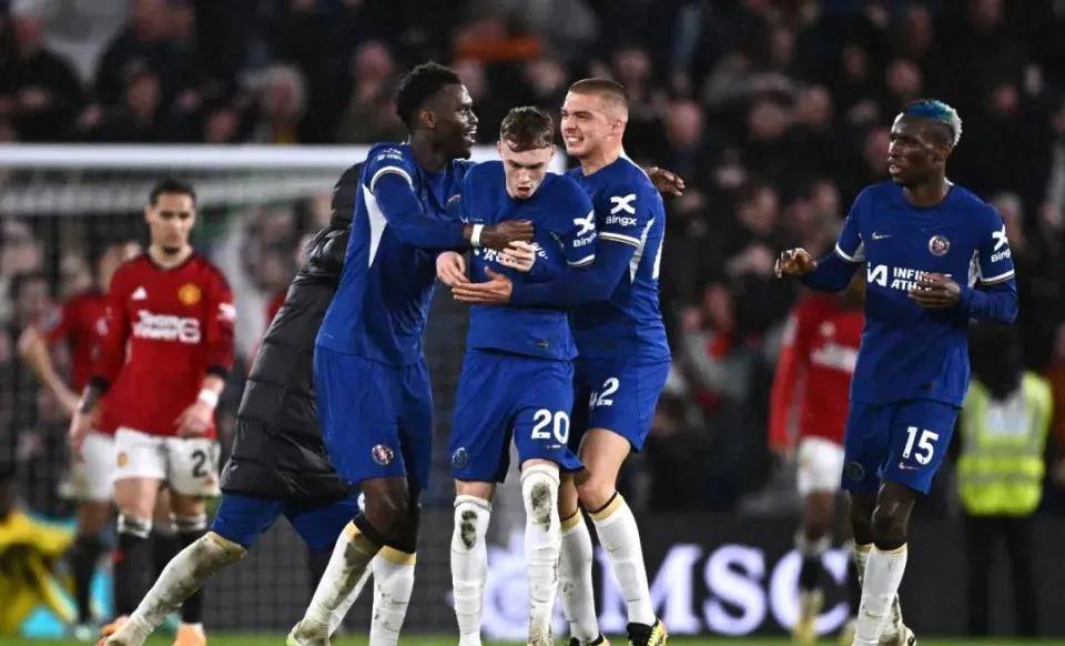 让2追3变成遭读秒绝杀曼联连续2场伤停补时丢分滕哈赫懵逼了