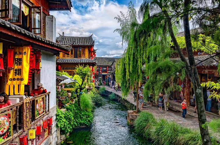 丽江古城位于云南省丽江市古城区,始建于公元13世纪后期的宋朝末期至