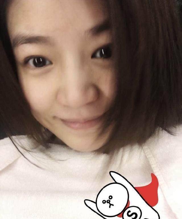 陈妍希就毅然决然剪了长发,五号头走起