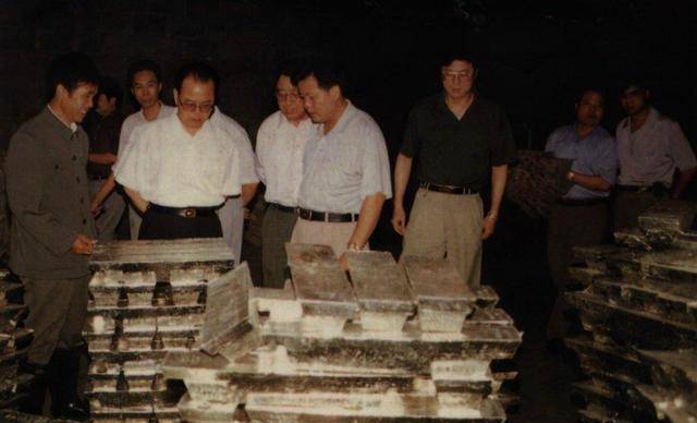 他是云南前首富,曾经的"广西矿王",最后却锒铛入狱_东明_因为_工资