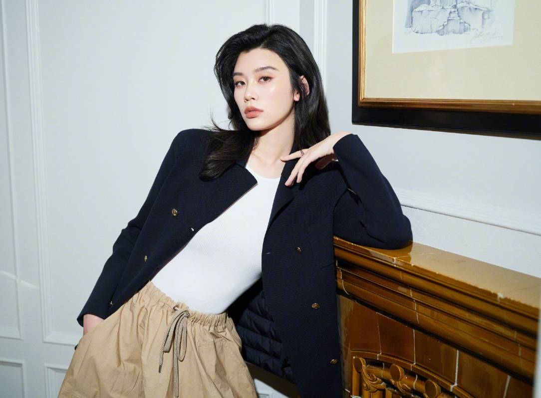 何猷君奚梦瑶当街争吵女方情绪激动全程数落赌王儿子不过如此