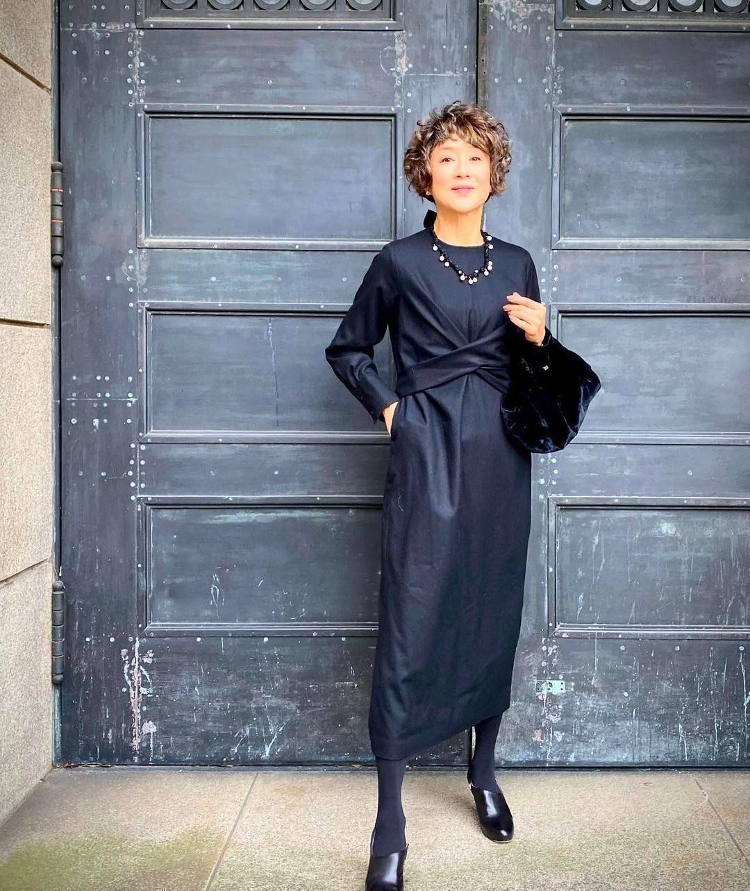 她的穿衣打扮,值得中国奶奶借鉴_女人_气质_时尚