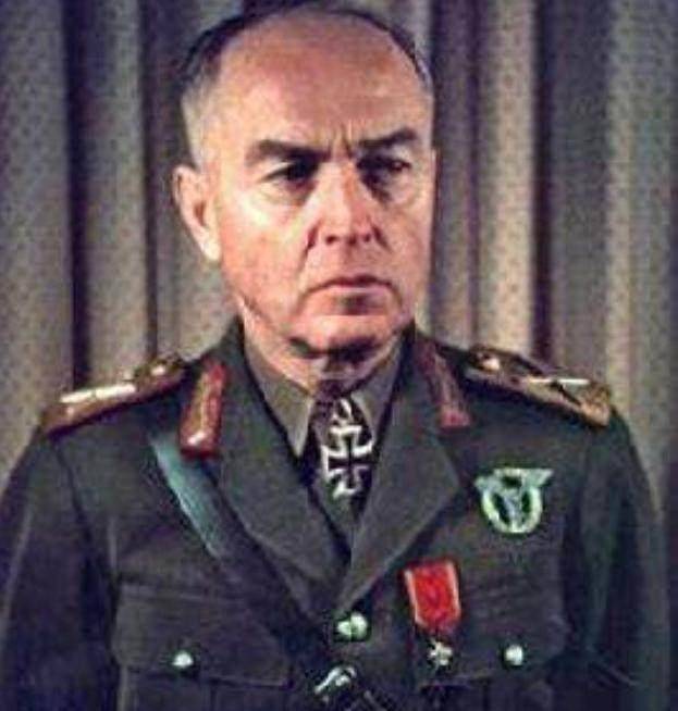 此人58岁成为国家元首在位仅4年64岁被集体枪毙