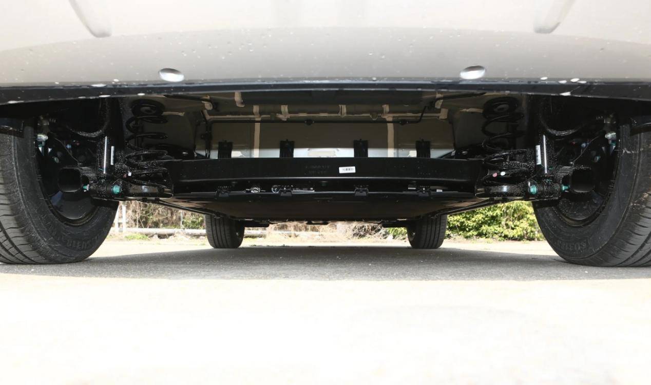 2024款比亚迪元up,小型纯电suv,车身热成型钢占比11%_搜狐汽车_搜狐网